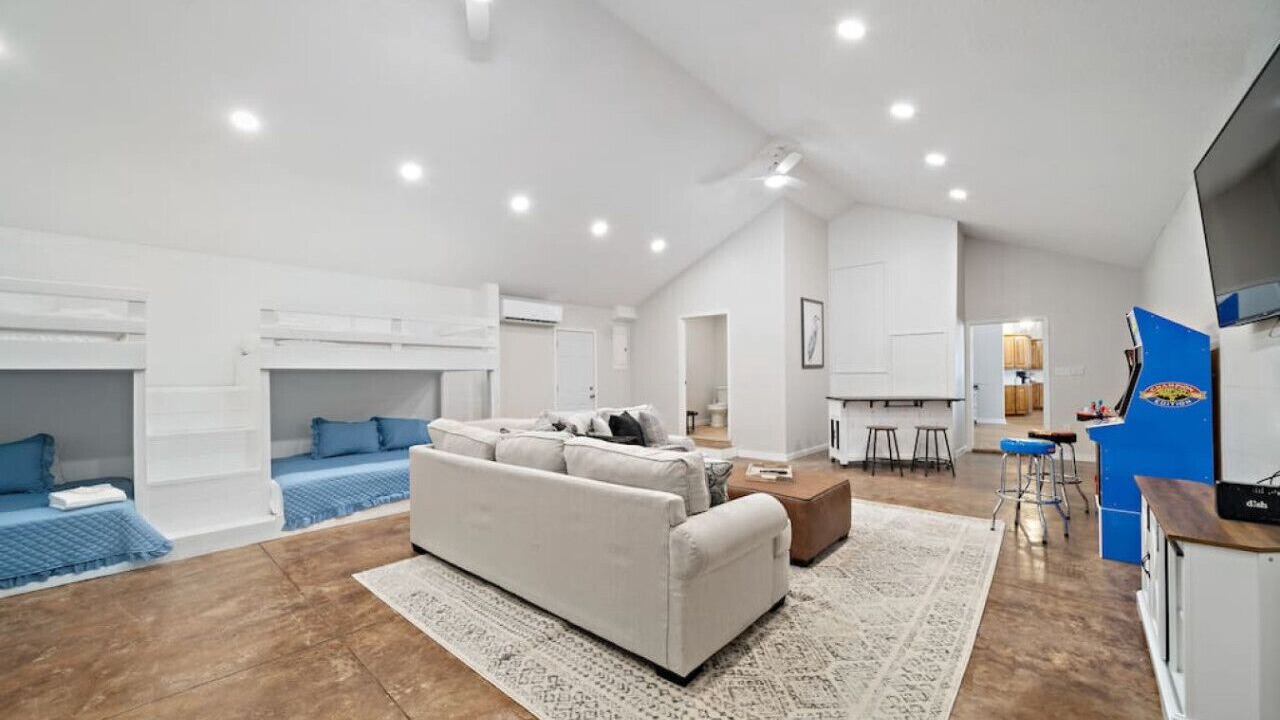 Photo of Bedroom in West Livingston