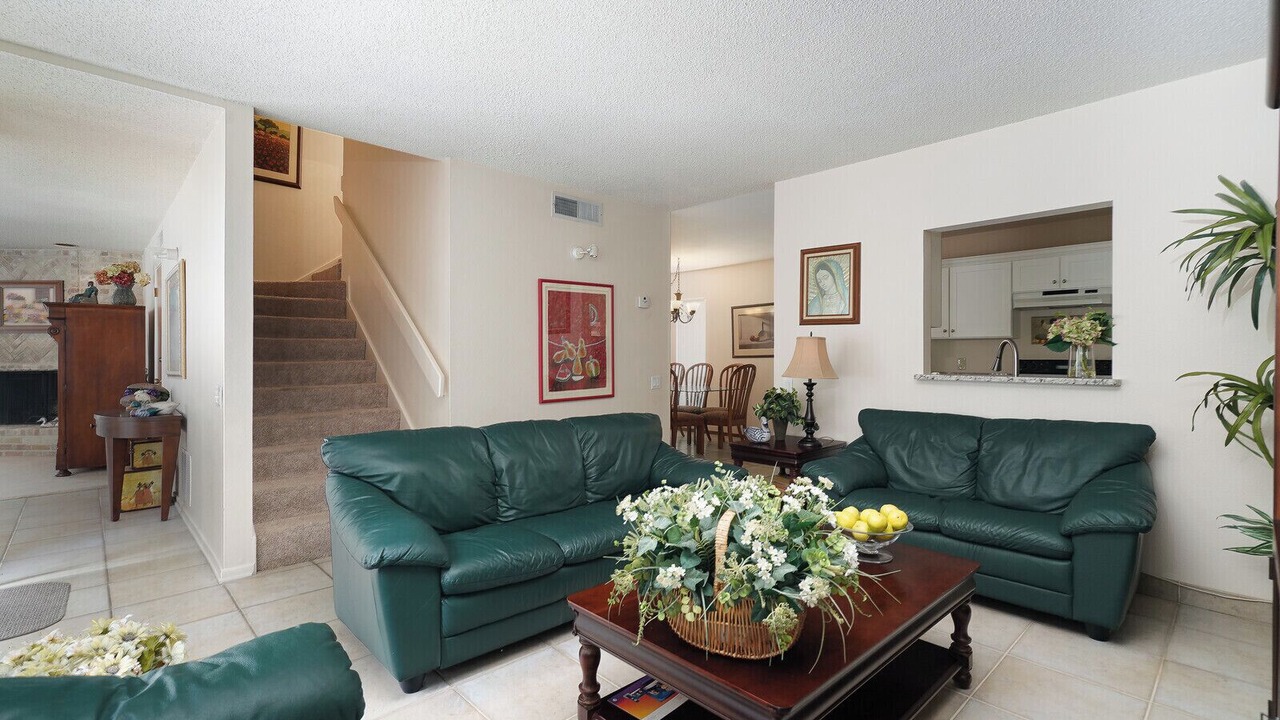 Photo of Livingroom in Vance Jackson