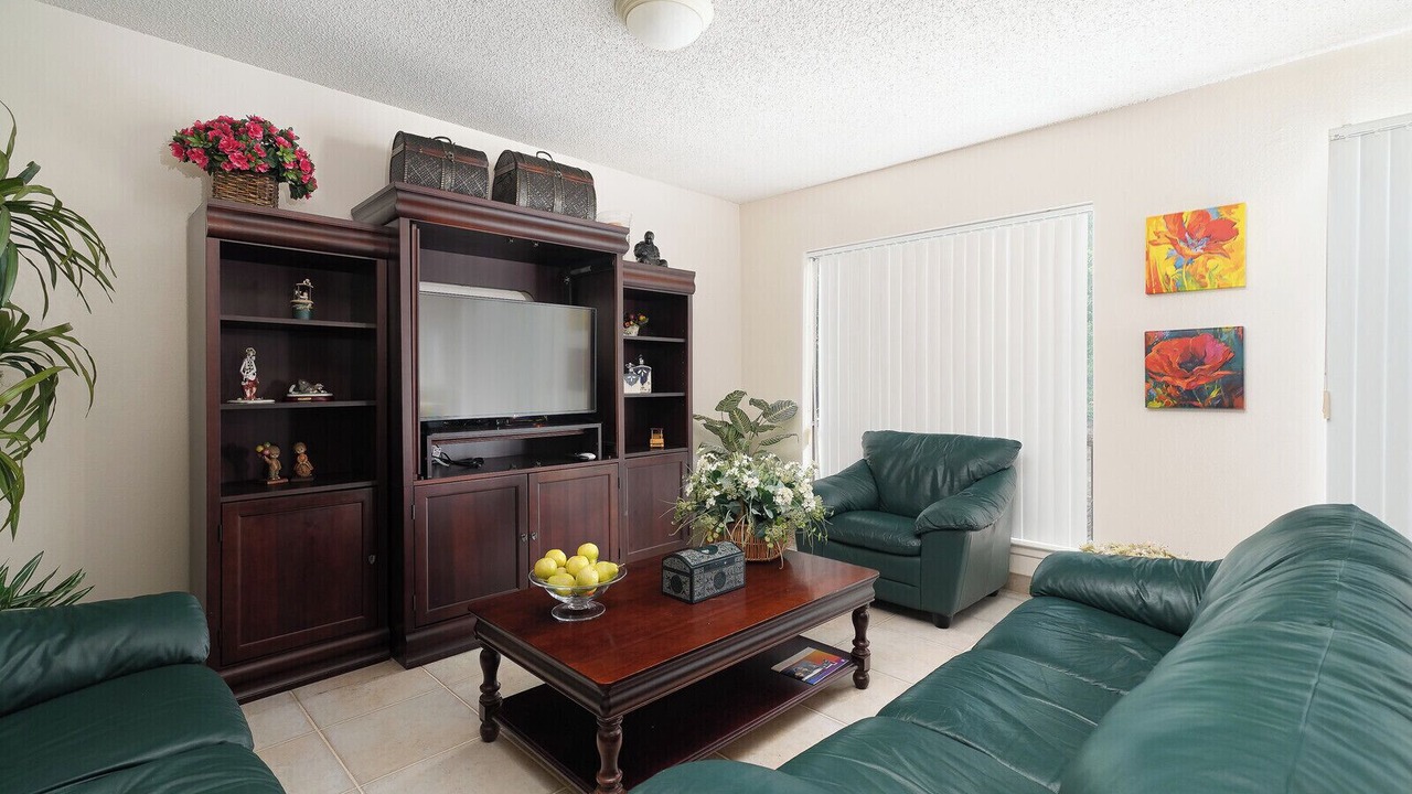 Photo of Livingroom in Vance Jackson