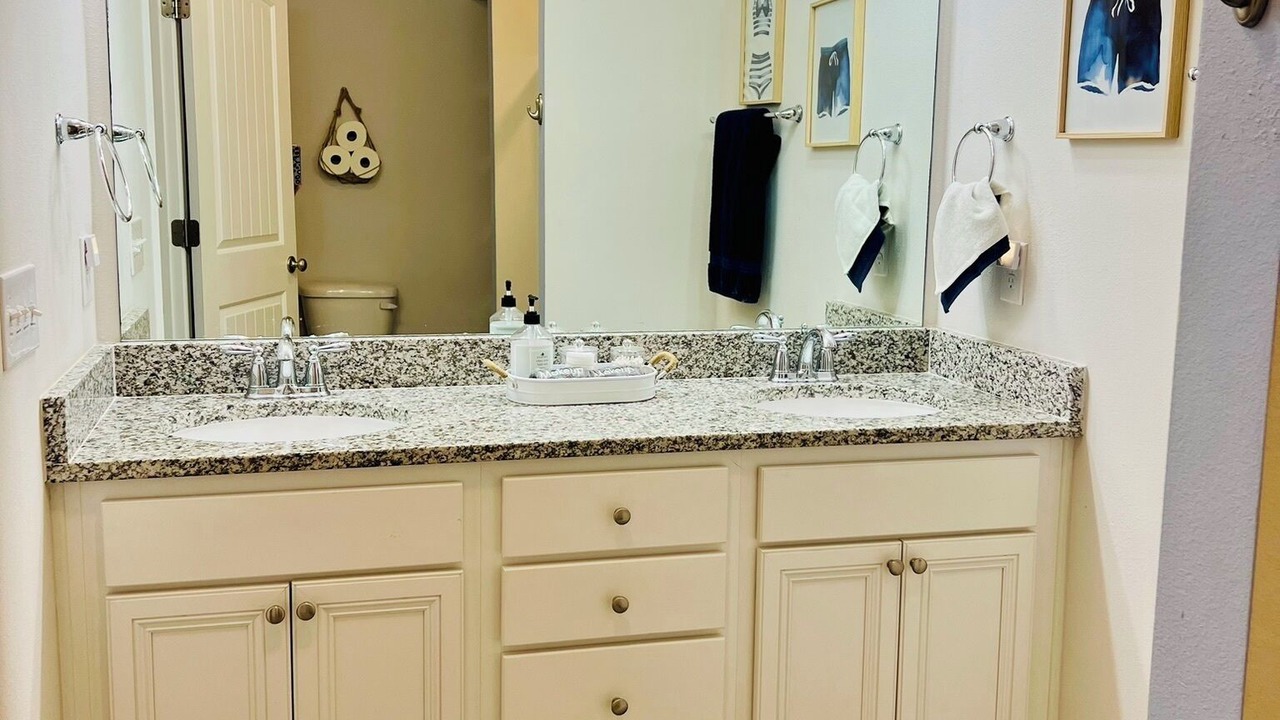 Photo of Bathroom in Thomas Drive