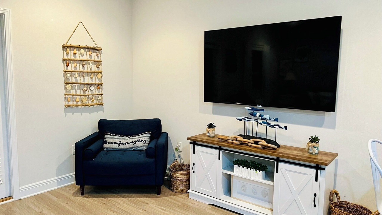 Photo of Livingroom in Thomas Drive