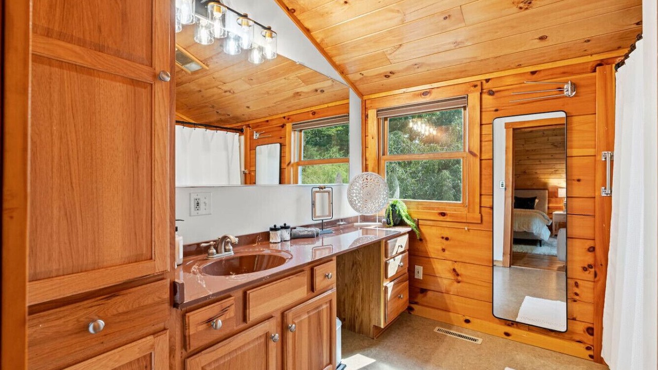 Photo of Bathroom in Mattawana