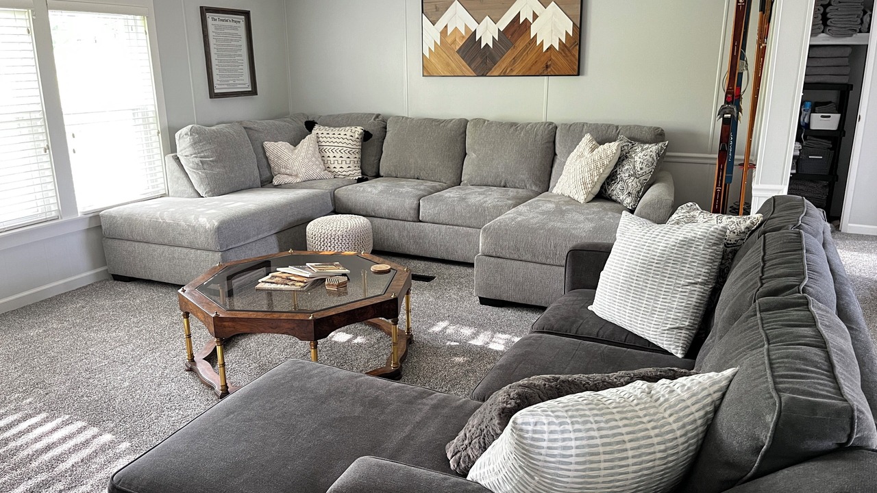 Photo of Livingroom in Town of Reading