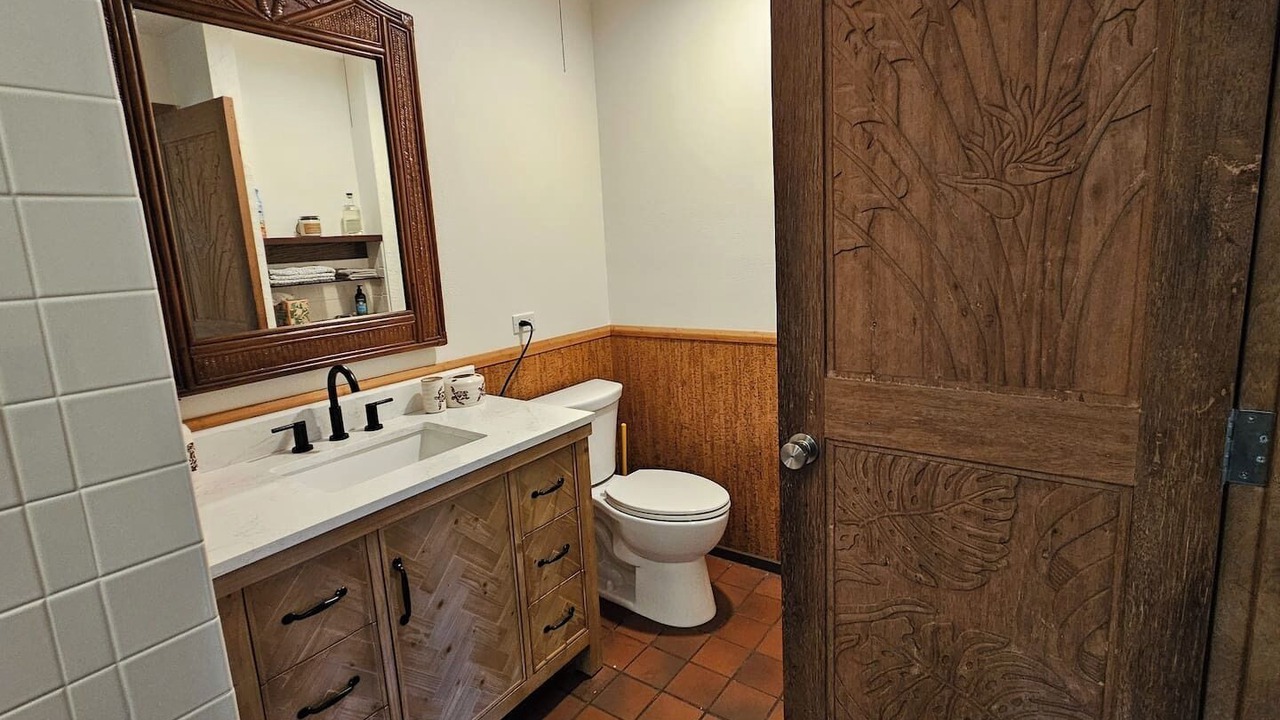 Photo of Bathroom in Punaluu