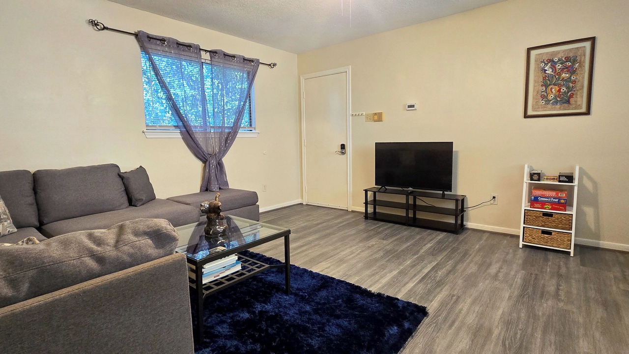Photo of Livingroom in Memorial Northwest