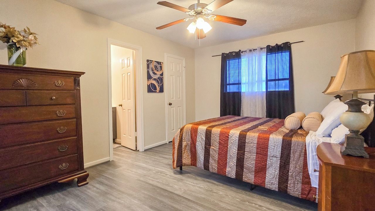 Photo of Bedroom in Memorial Northwest