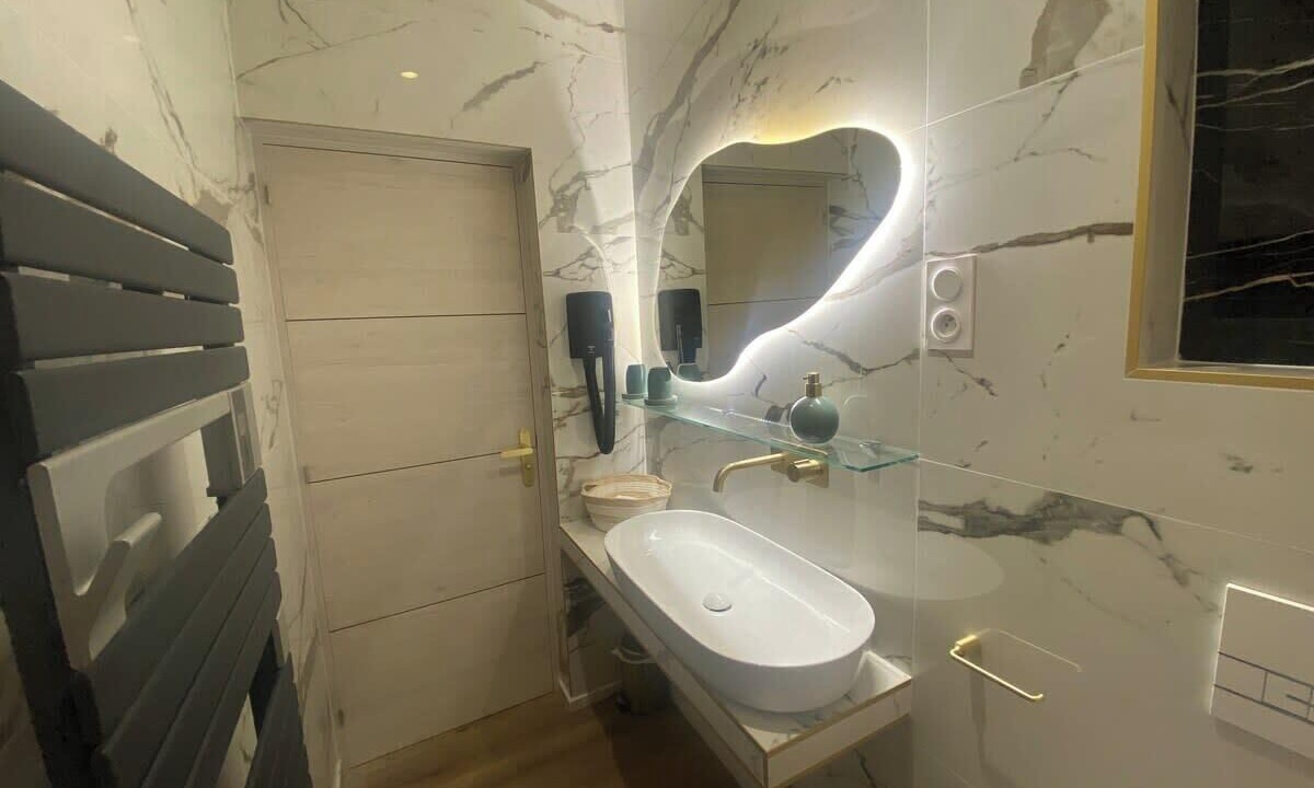 Photo of Bathroom in Tulle