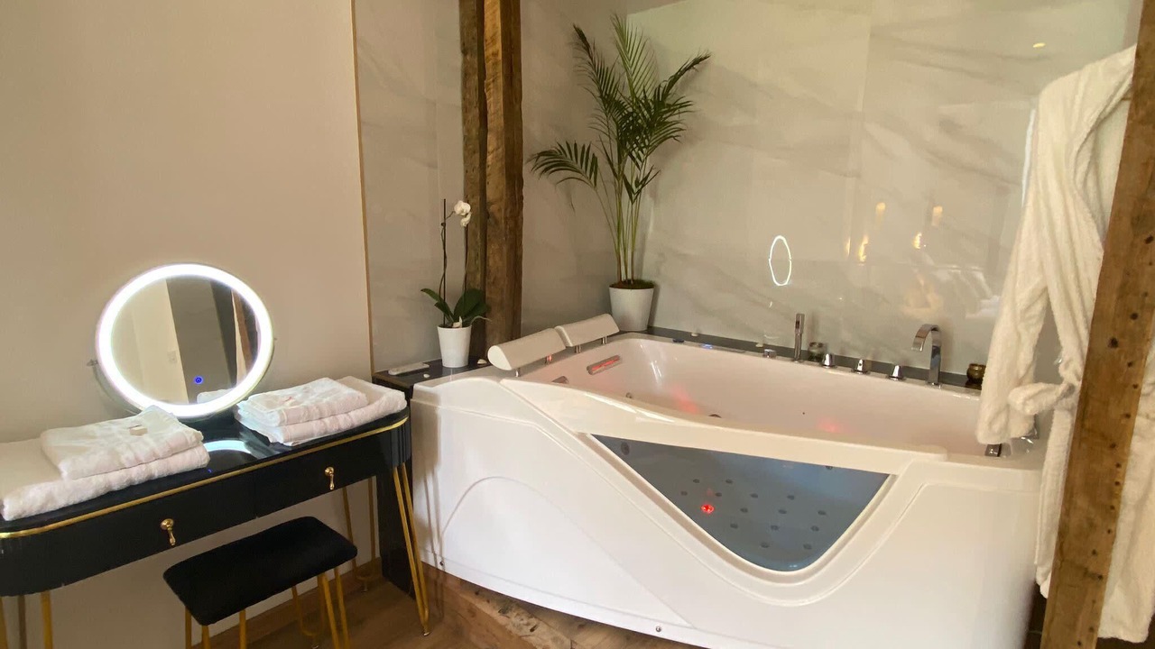 Photo of Bathroom in Tulle