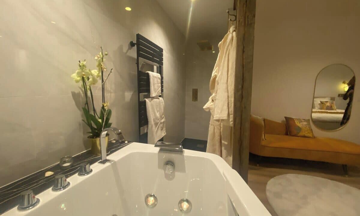 Photo of Bathroom in Tulle