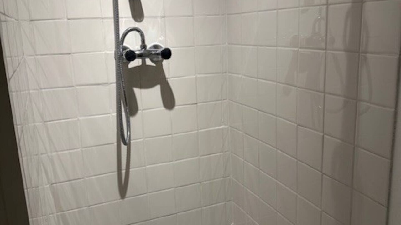 Photo of Bathroom in Poincare - Foch - Anatole France - Croix de Bourgogne