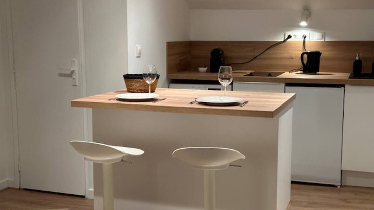Photo of Kitchen in Poincare - Foch - Anatole France - Croix de Bourgogne