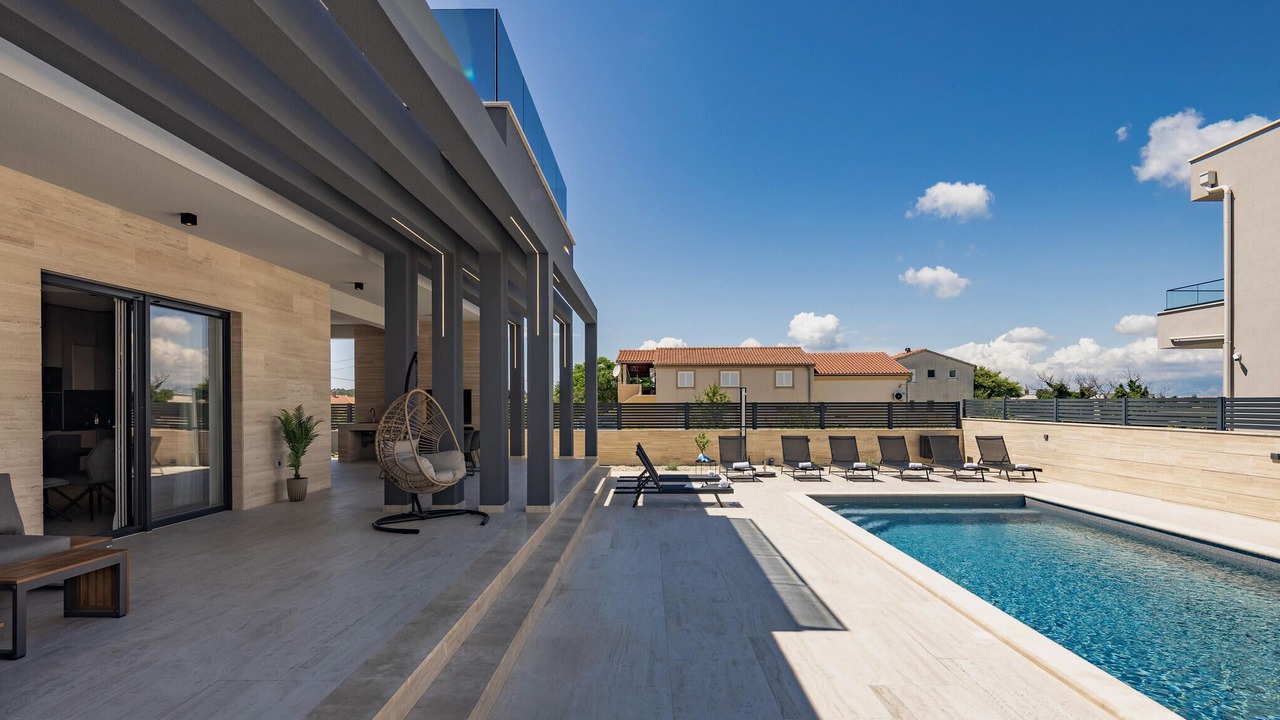 Photo of Outdoor in Nin