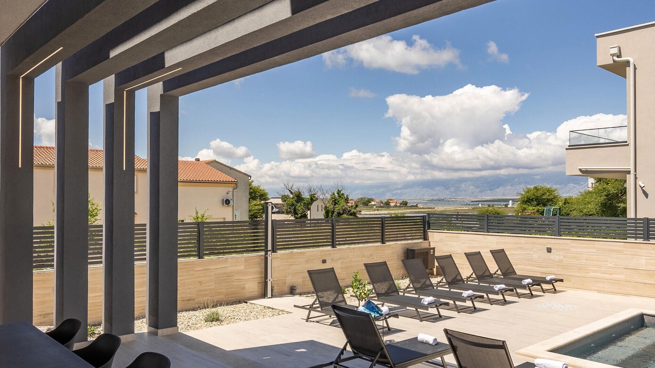 Photo of Outdoor in Nin