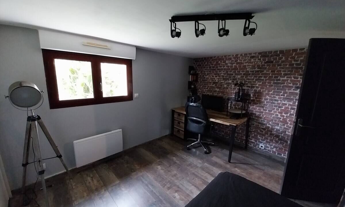 Photo of Bedroom in Cerans-Foulletourte