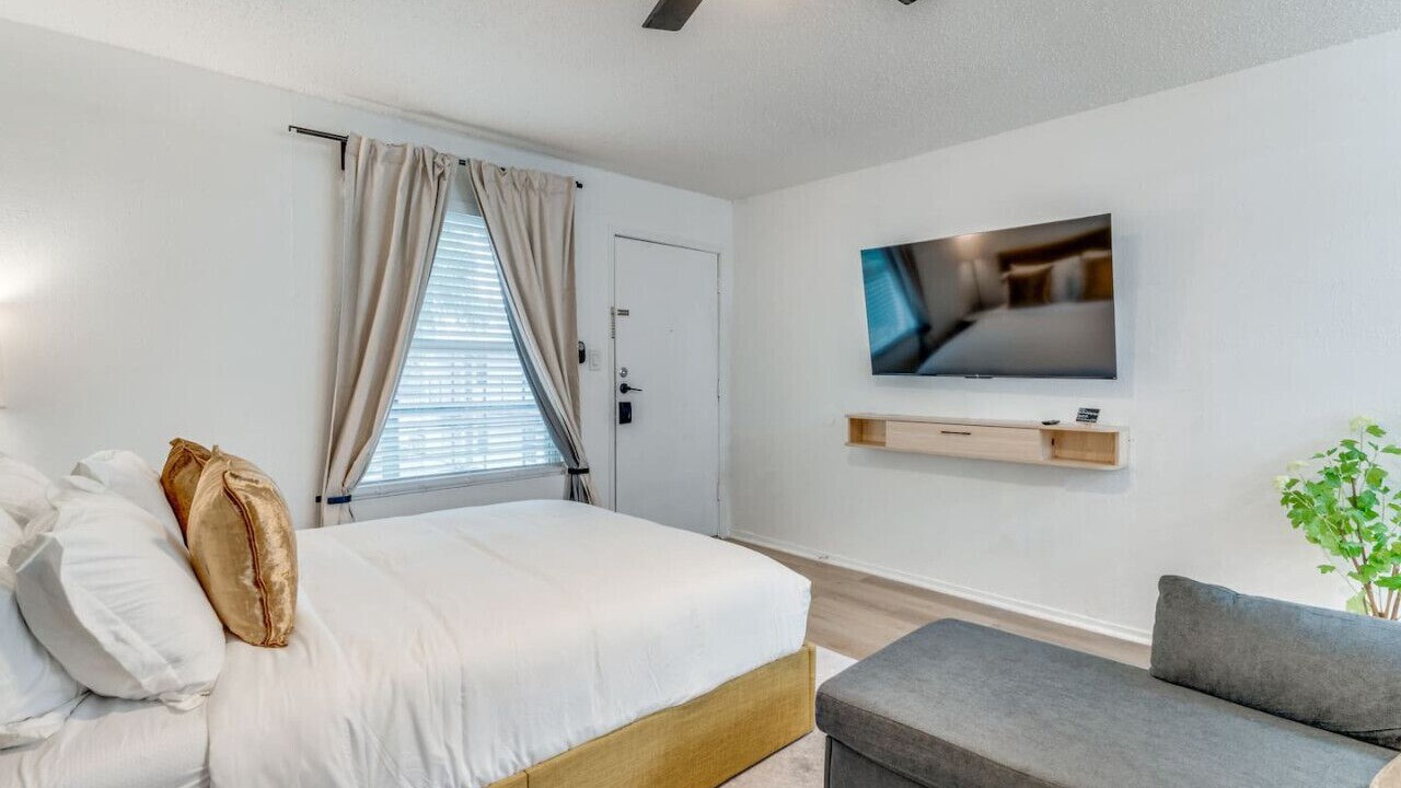 Photo of Bedroom in Hyde Park