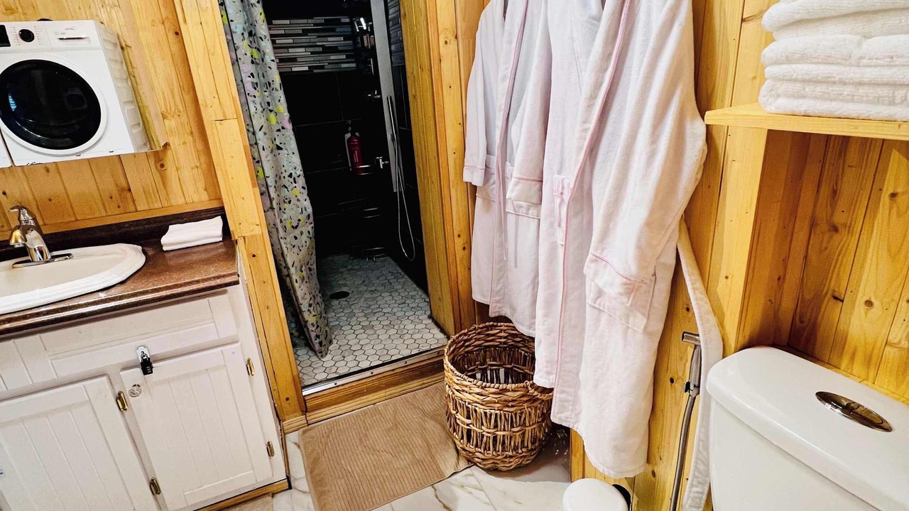 Photo of Bathroom in Saint-Leon-de-Standon
