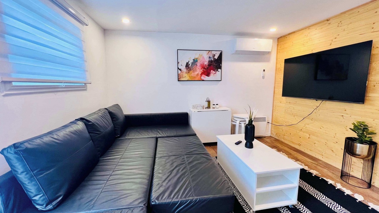 Photo of Livingroom in Saint-Leon-de-Standon
