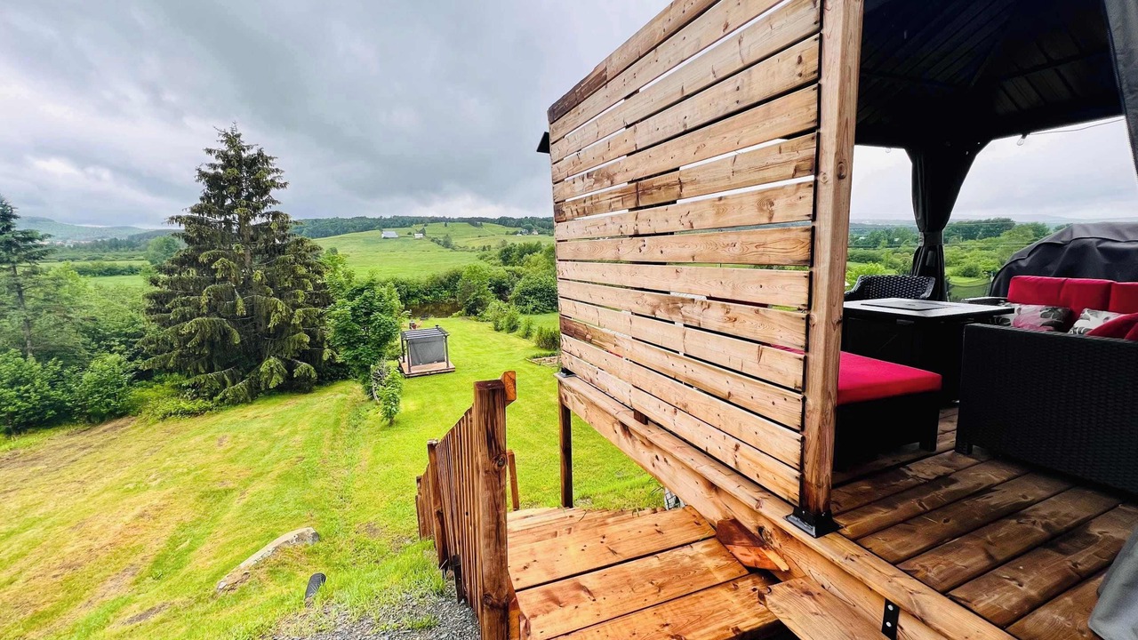 Photo of Patio Balcony in Saint-Leon-de-Standon