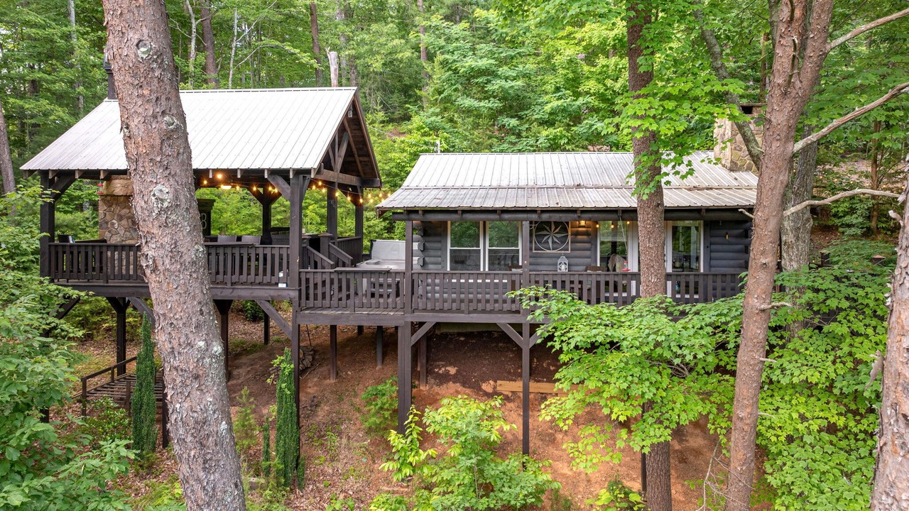 Photo of Outdoor in Cherry Log