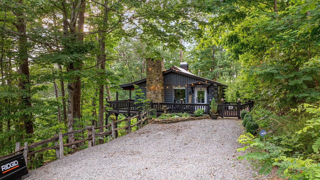 Photo of Outdoor in Cherry Log