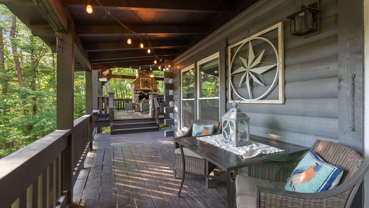 Photo of Outdoor in Cherry Log