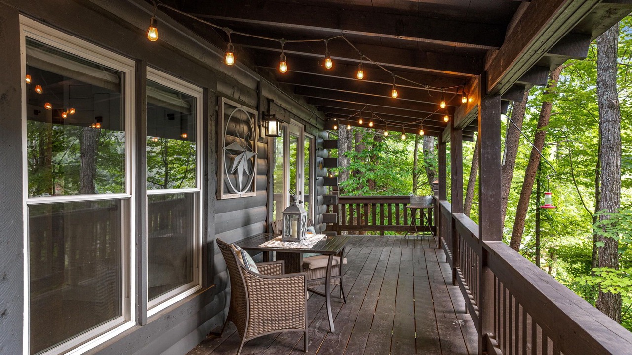 Photo of Patio Balcony in Cherry Log