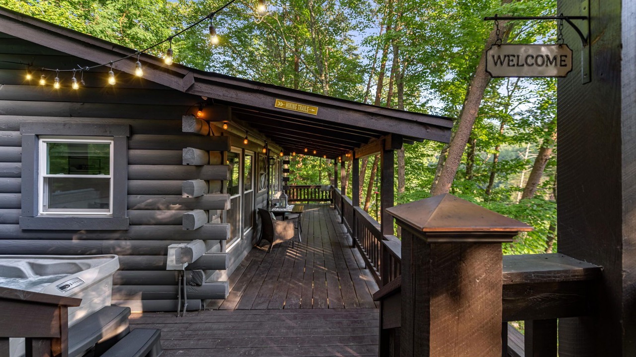 Photo of Patio Balcony in Cherry Log