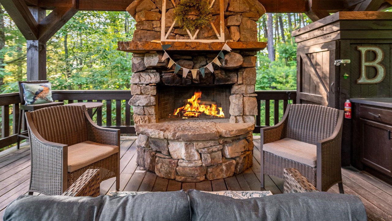 Photo of Outdoor in Cherry Log