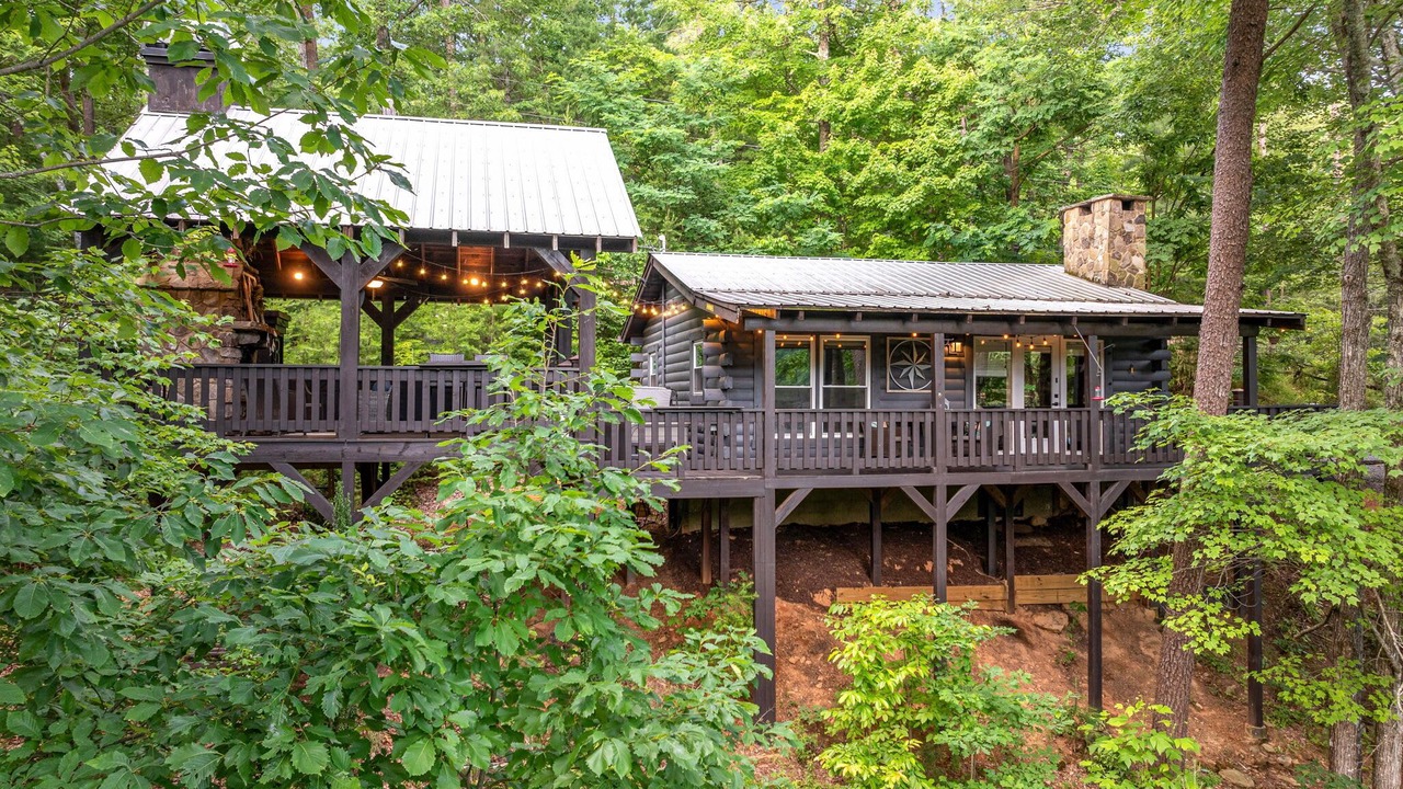 Photo of Outdoor in Cherry Log