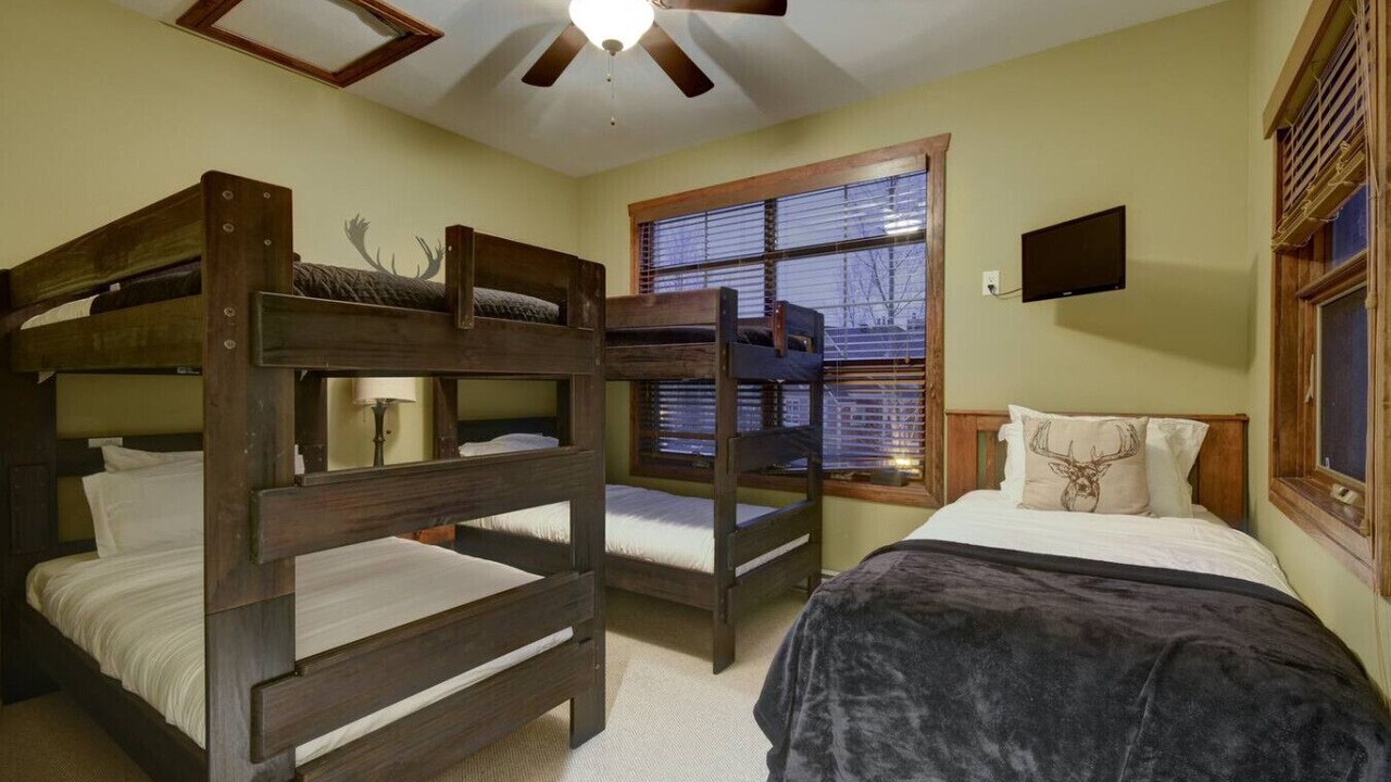 Photo of Bedroom in Tremblant-Les-Eaux