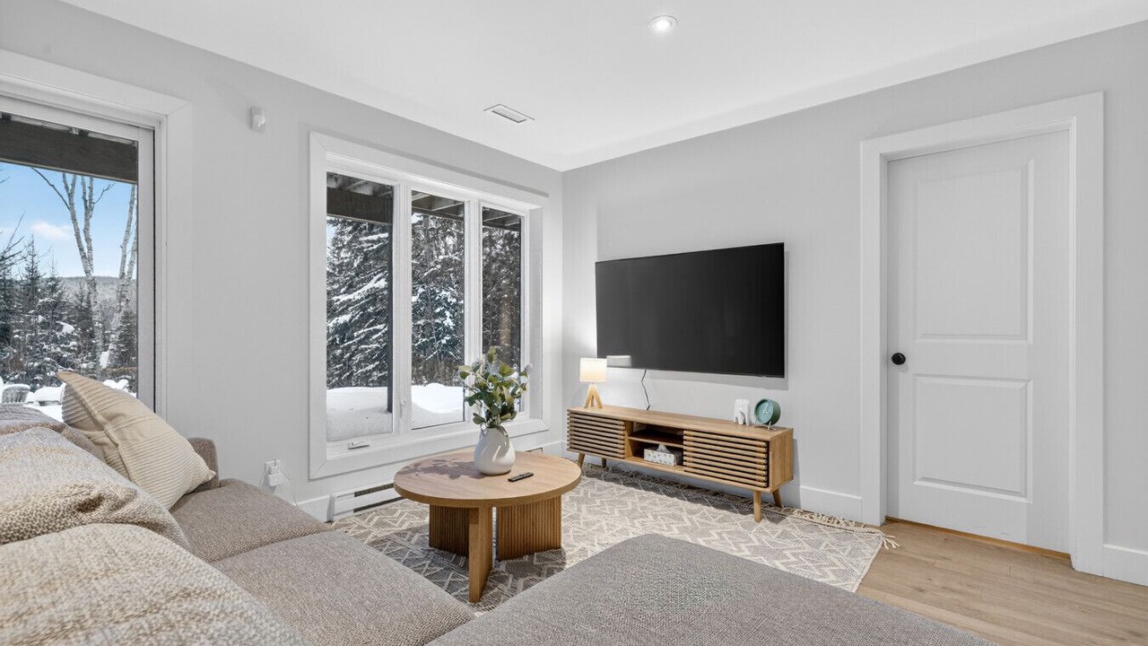 Photo of Livingroom in Saint-Faustin-Lac-Carre