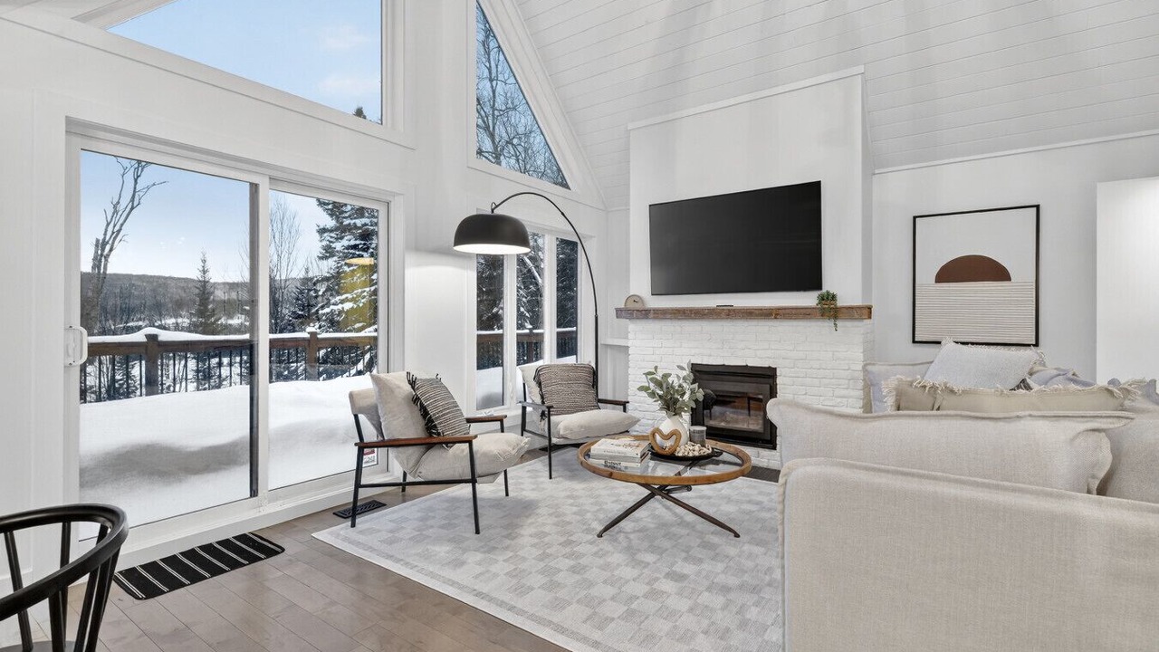 Photo of Livingroom in Saint-Faustin-Lac-Carre