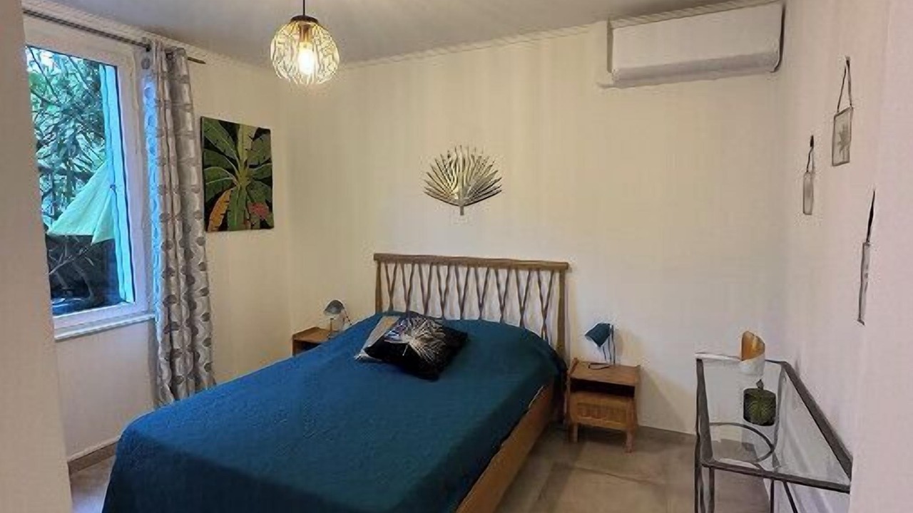 Photo of Bedroom in Mandelieu-la-Napoule Beach