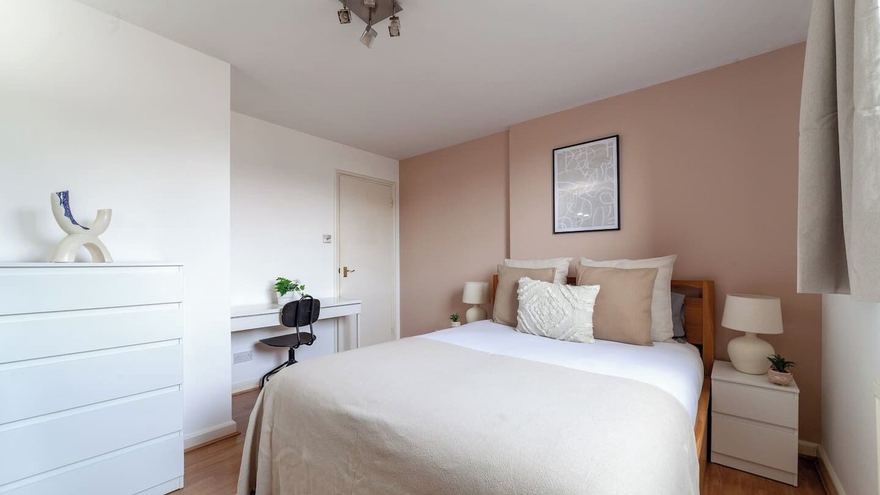 Photo of Bedroom in Wapping