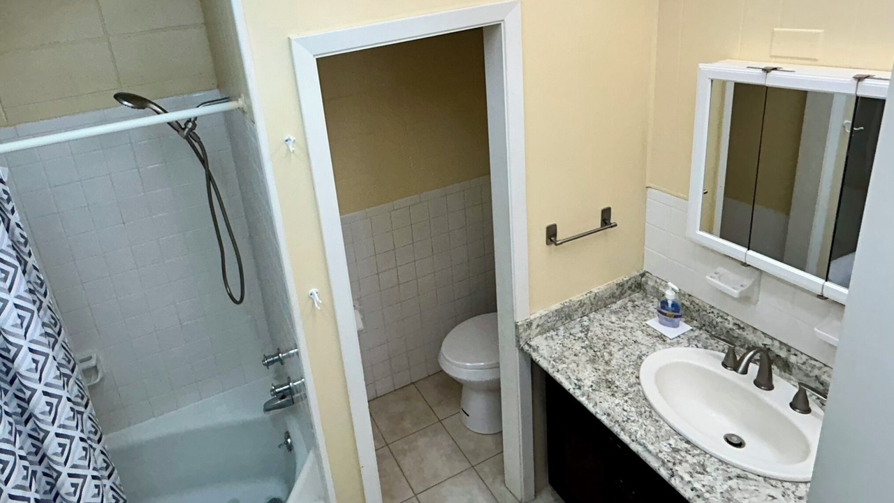 Photo of Bathroom in Bean Station