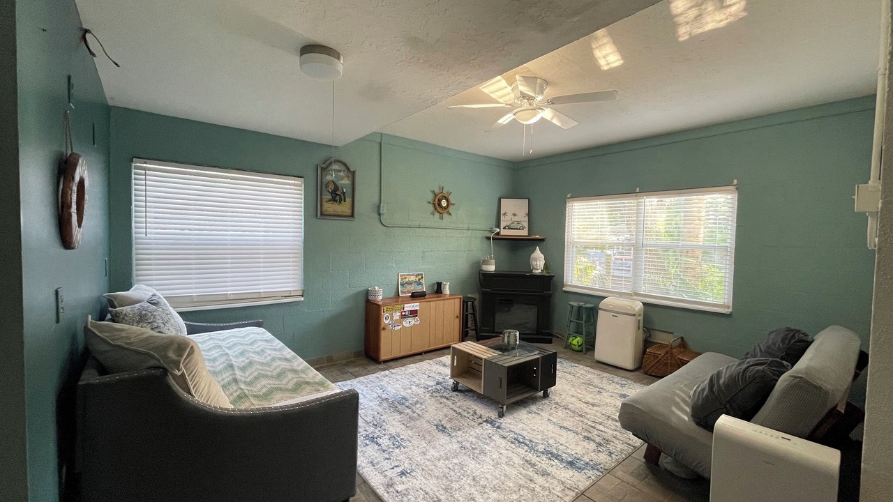 Photo of Livingroom in Weeki Wachee Gardens