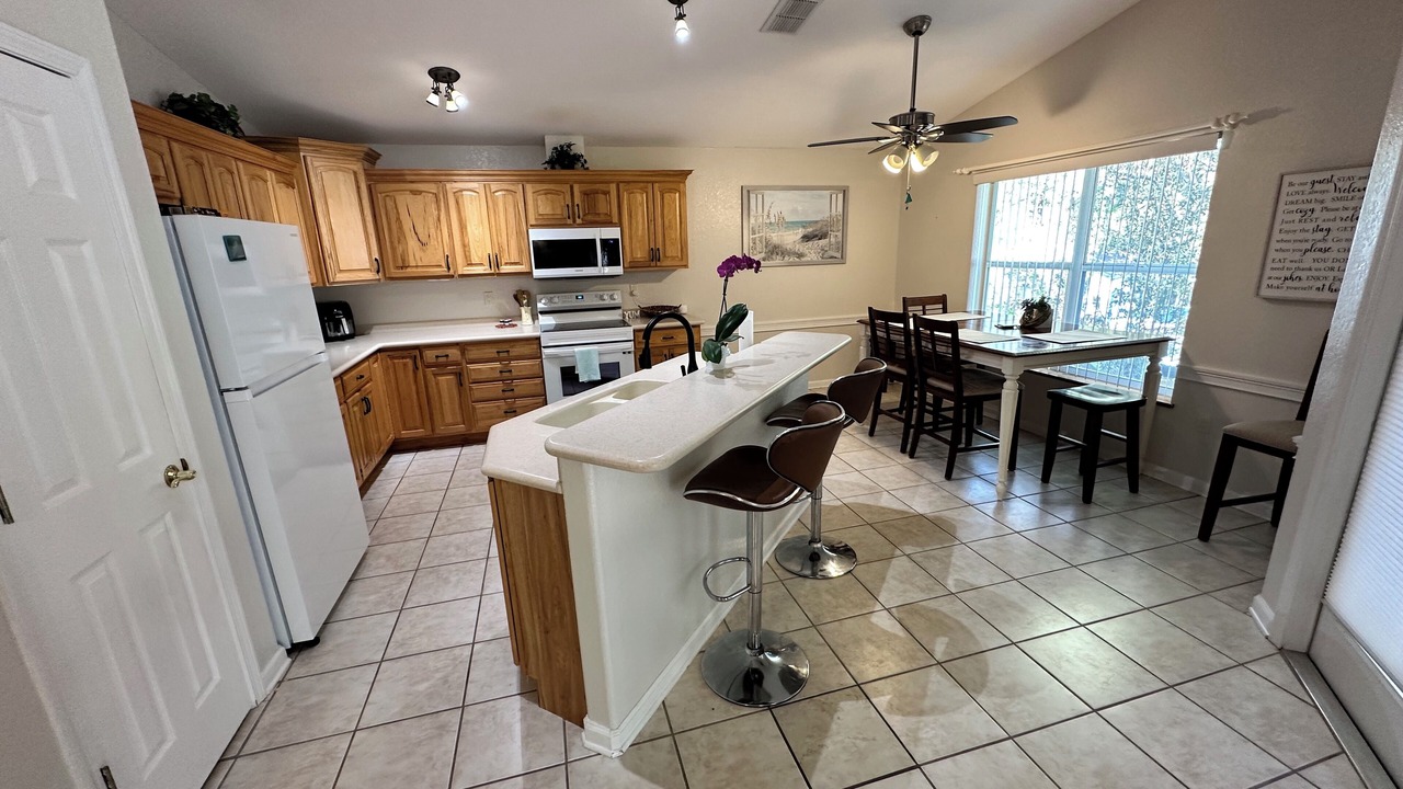 Photo of Kitchen in Weeki Wachee Gardens