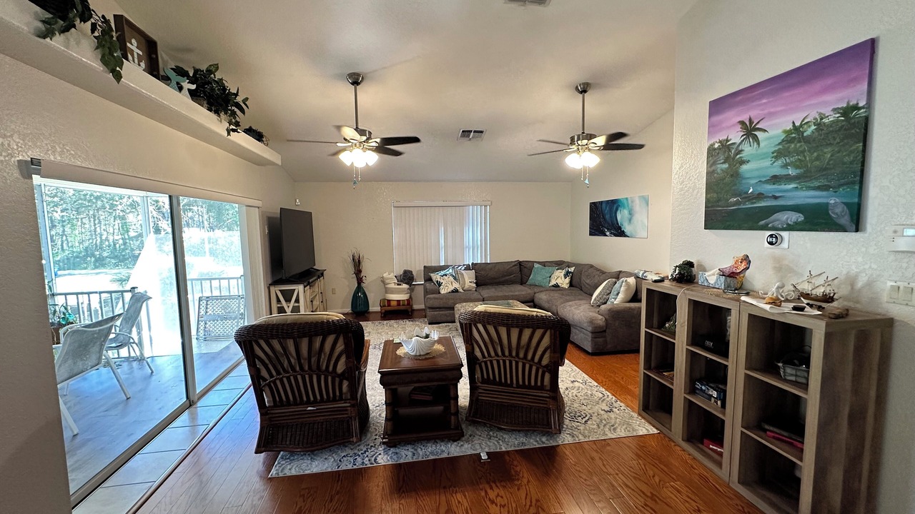 Photo of Livingroom in Weeki Wachee Gardens