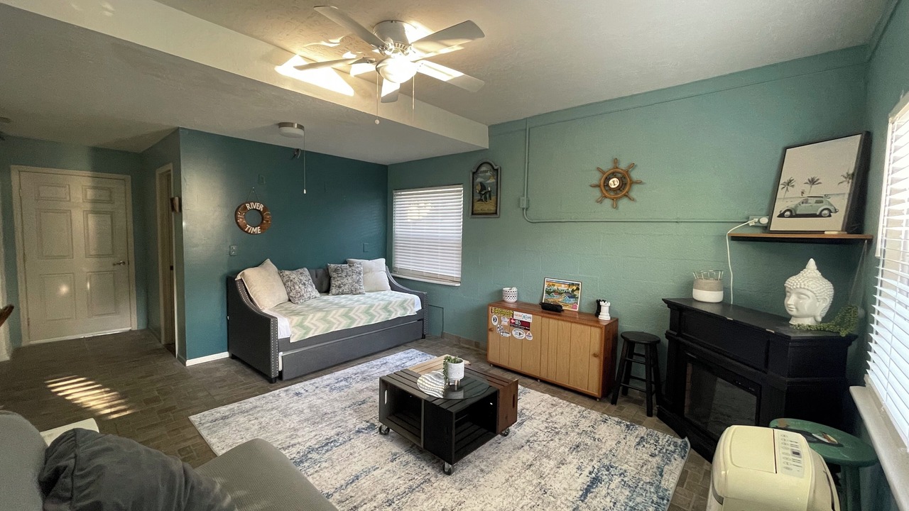 Photo of Livingroom in Weeki Wachee Gardens