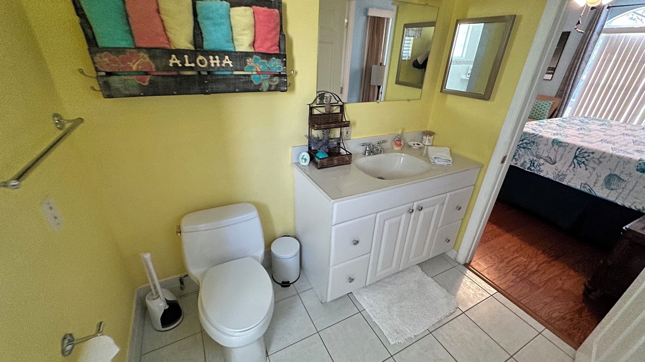 Photo of Bathroom in Weeki Wachee Gardens