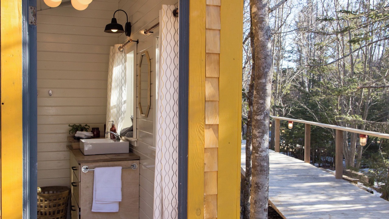 Photo of Patio Balcony in Crescent Beach