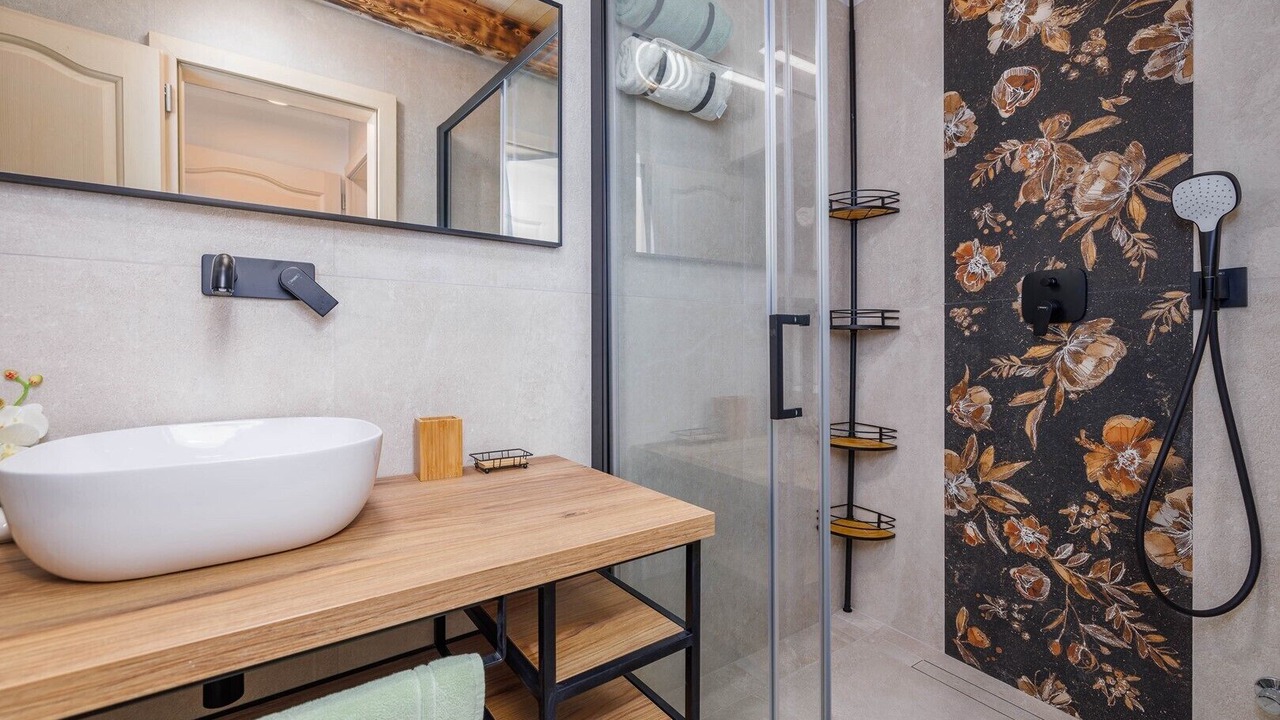 Photo of Bathroom in Kras
