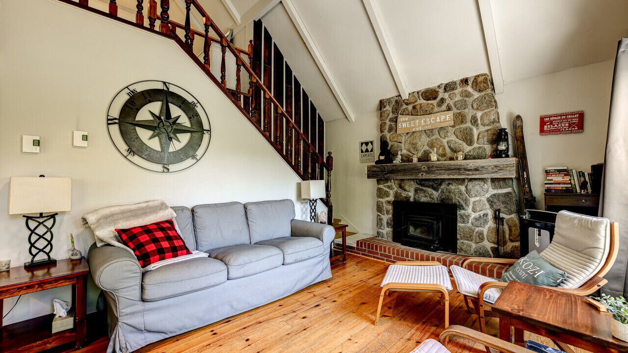 Photo of Livingroom in St-Adolphe-d'Howard