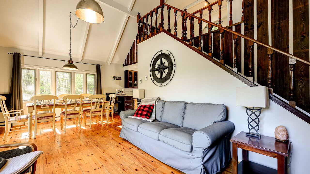 Photo of Livingroom in St-Adolphe-d'Howard
