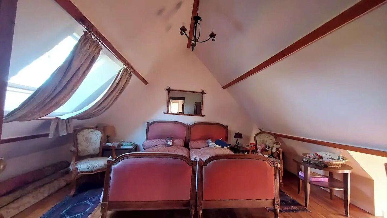 Photo of Bedroom in Peaule