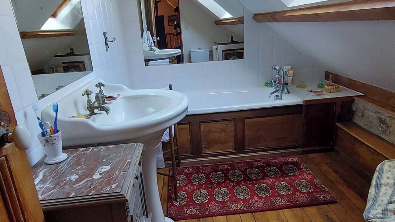 Photo of Bathroom in Peaule