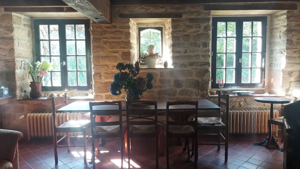 Photo of Others in Peaule
