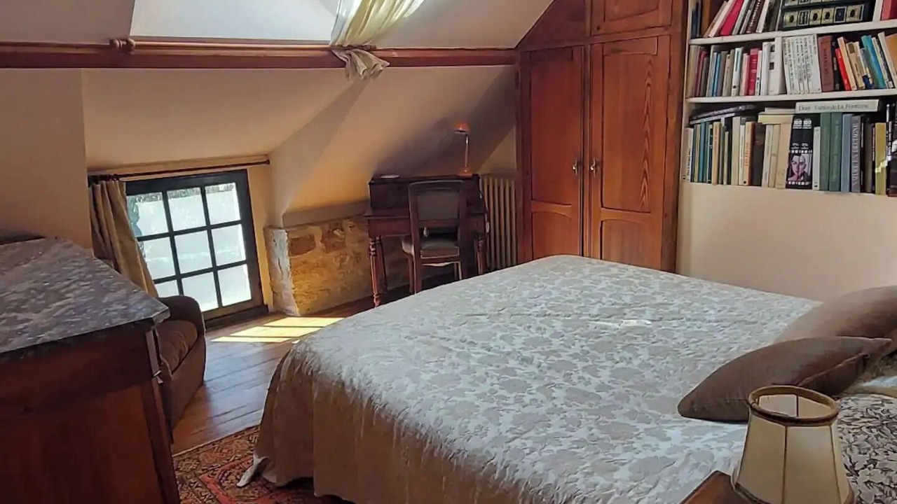 Photo of Bedroom in Peaule