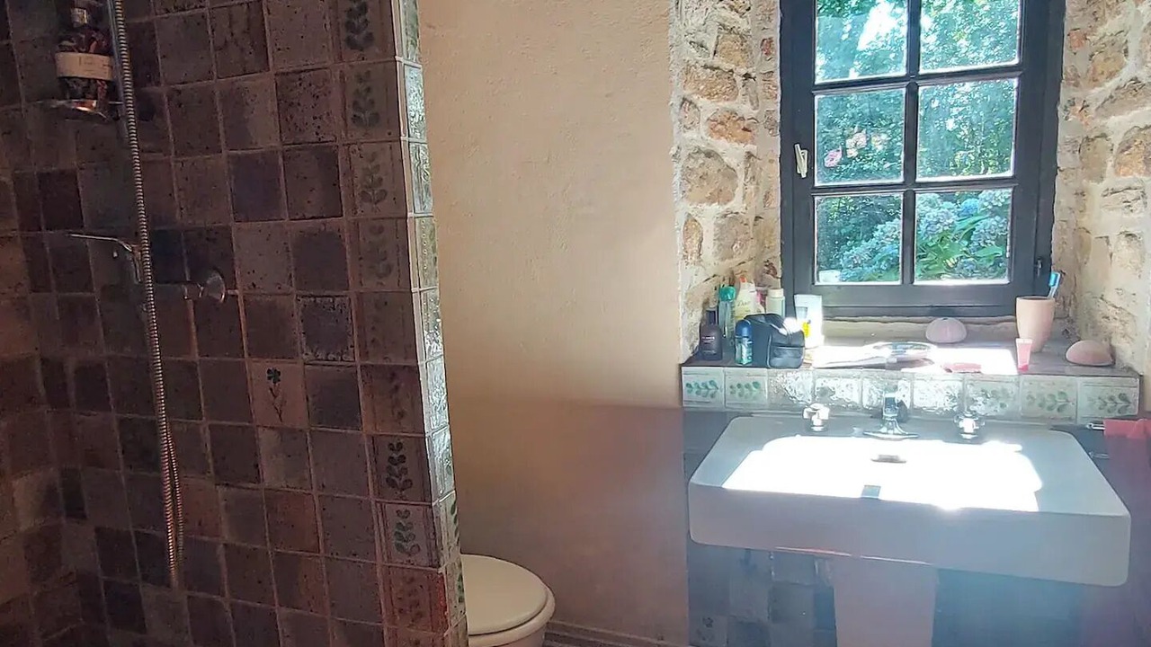 Photo of Bathroom in Peaule