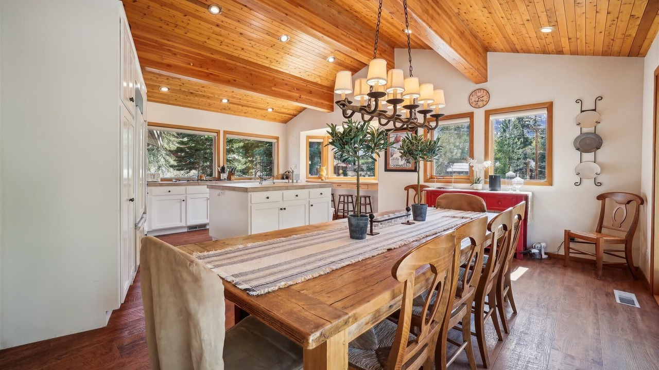 Photo of Bedroom in Alpine Meadows